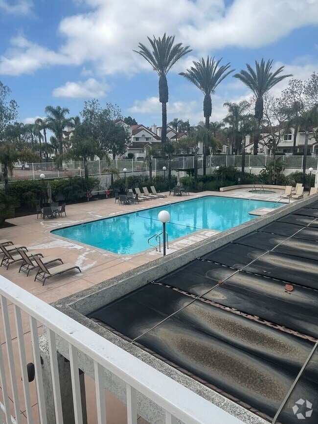 Building Photo - Beautiful Condo Palm Colony Camarillo