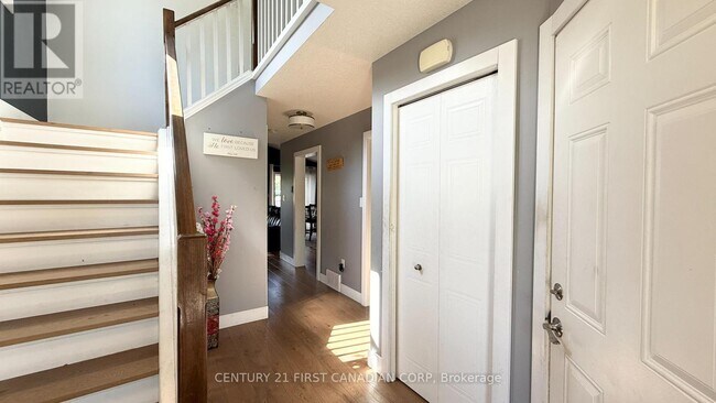 Photo - 197 Baxter St