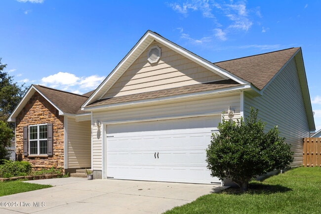Photo - 203 Seville St