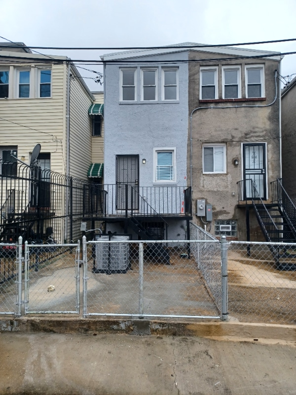 Photo - 577 Laurens St