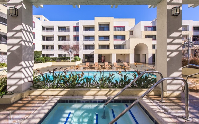The Colonnade Apartments