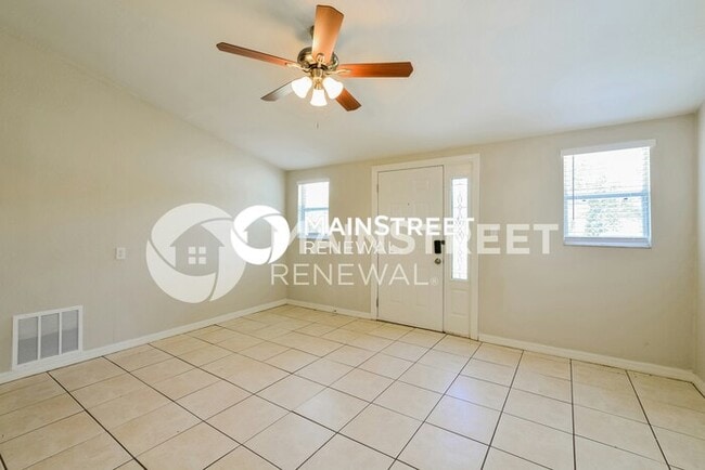 Photo - 4 Bedroom Pet-Friendly Home in SANFORD, FL with Main Street Renewal