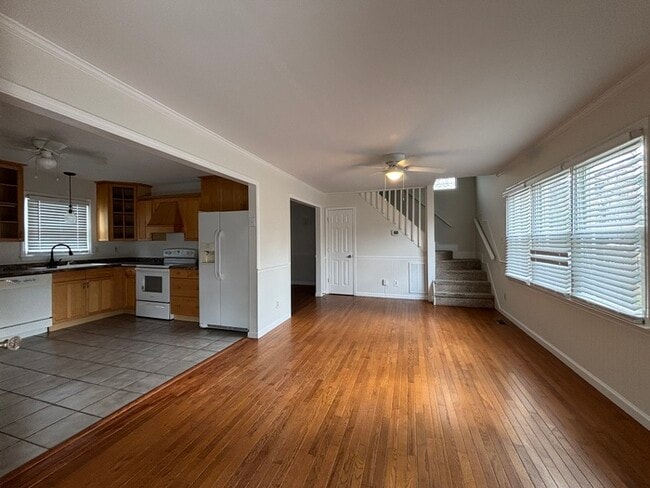 Photo - 3 Bedroom/1.5 Bath Charming House Large Fenced Yard