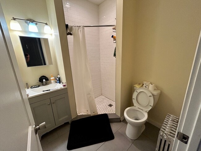 Photo - 735 E 88th St Unidad 2R