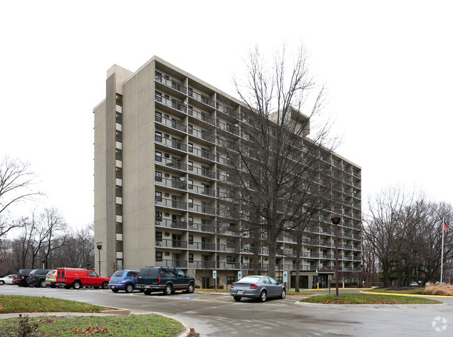 Photo - Saferstein Towers Apartments