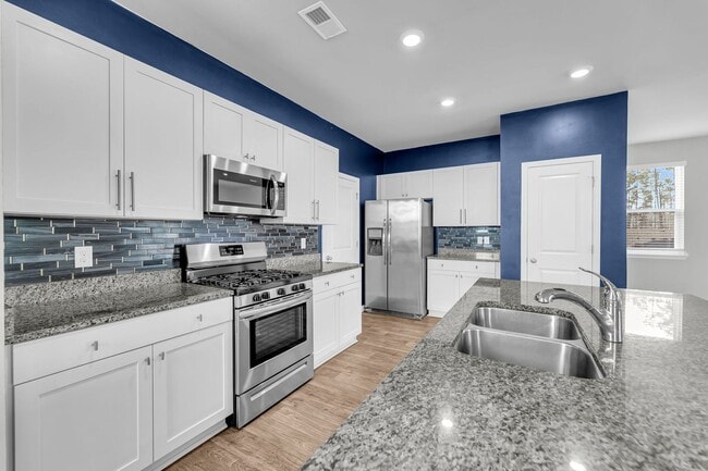 Photo - 550 Wayton Cir