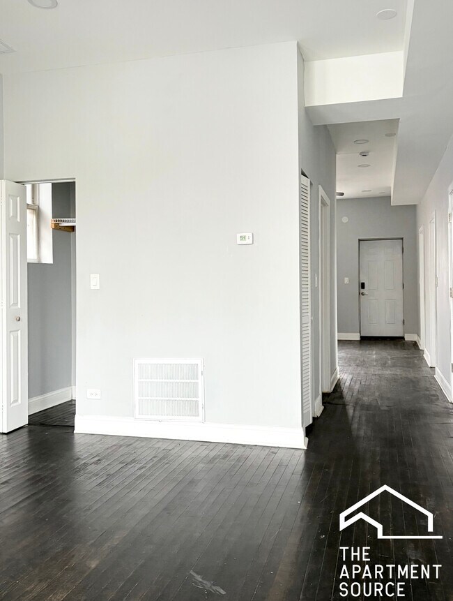 Photo - 3858 W Grenshaw St Unit 3858 Grenshaw