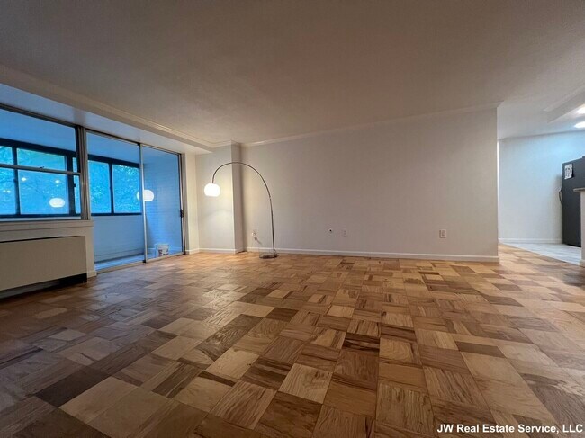 2 Hawthorne Pl Unit 3M
