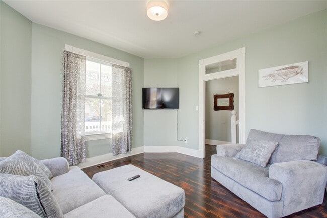 Photo - 3304 Avenue Q