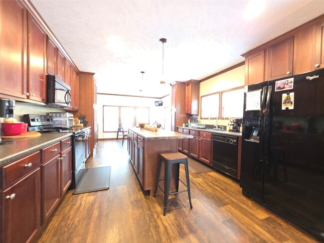 Photo - 21683 White Oak Dr