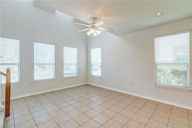 Photo - 10700 Macmora Rd