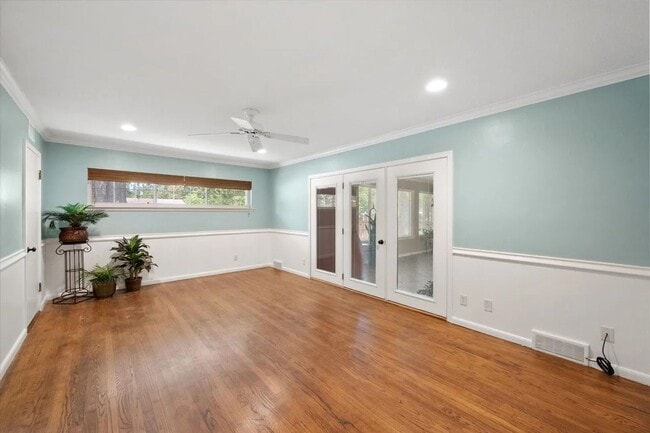 Building Photo - 1215 Columbia Cir