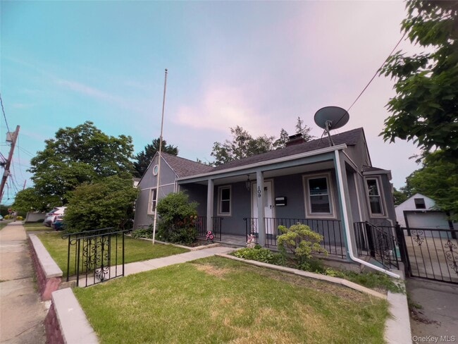 Photo - 109 L St