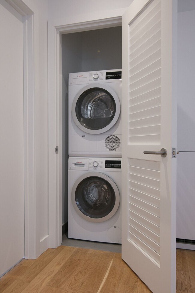 Photo - 3014 Avenue Van Horne Unit 12