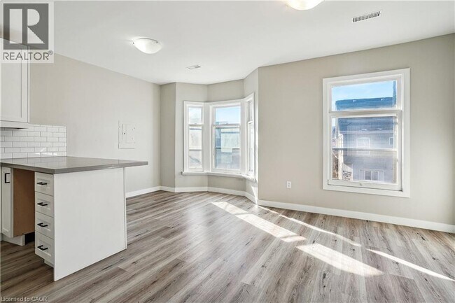 Photo - 633 Wilson St Unit 2