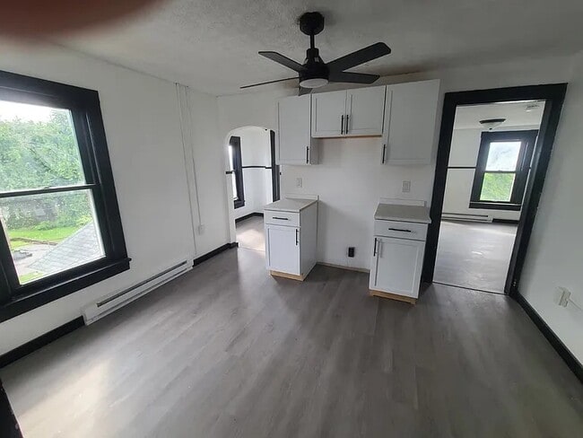 Building Photo - 125 Walnut St Unit #2 Rental