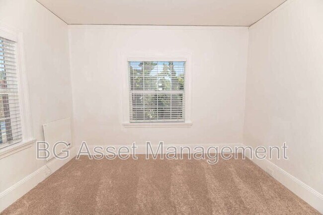 Photo - 1000 E 33rd St Unit 202