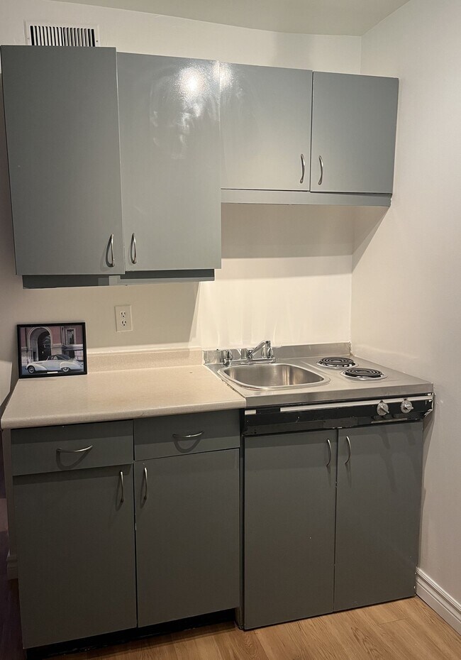 Photo - 25 Av des Pins O Unit 437