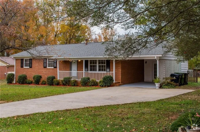 Building Photo - 204 Maxwell Dr Rental