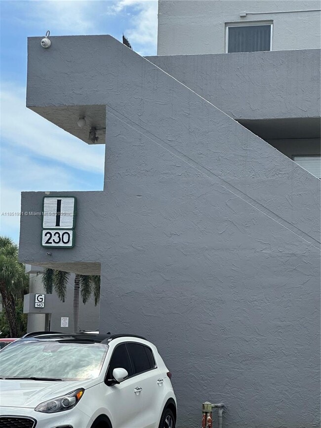Building Photo - 230 NW 87th Ave Unit I111 Rental