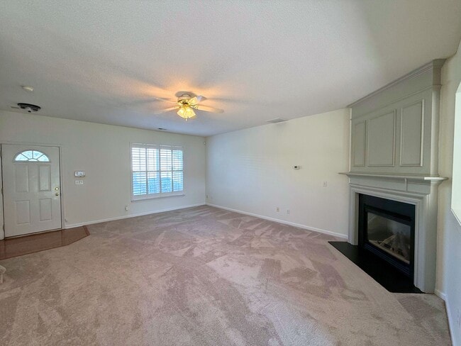 Photo - 204 Braelock Dr