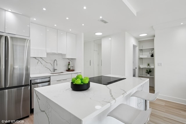 Photo - 1255 N Sandburg Terrace Unit 503