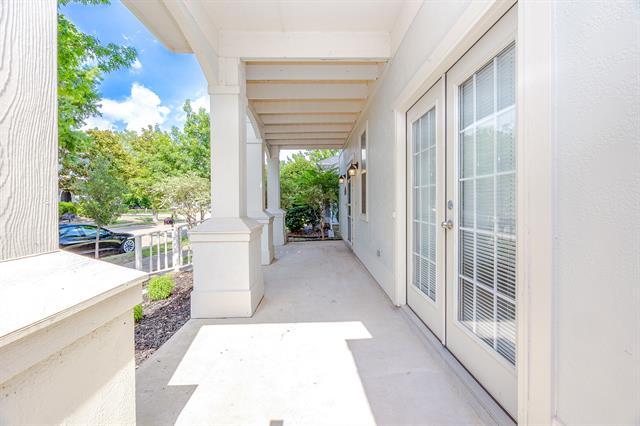 Photo - 1828 Mercer Way