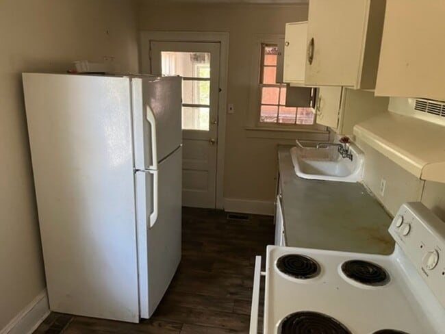 Photo - 1800 W Washington Ave