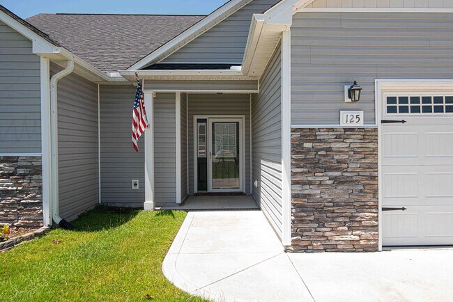 Photo - 125 Bridgeport Dr