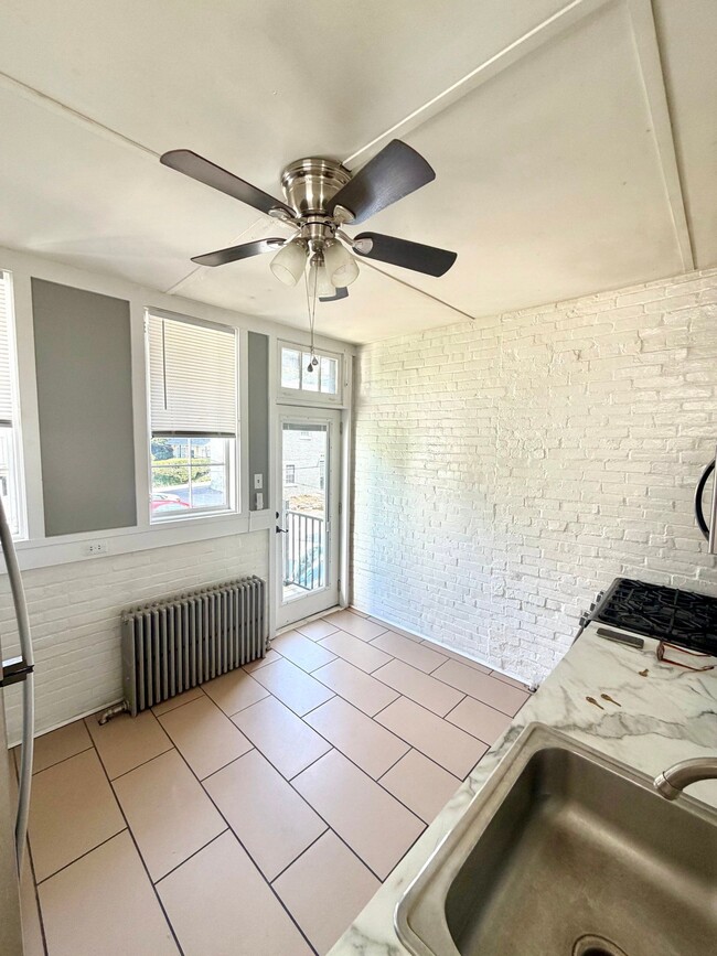 Photo - 205 E King St Unit 2