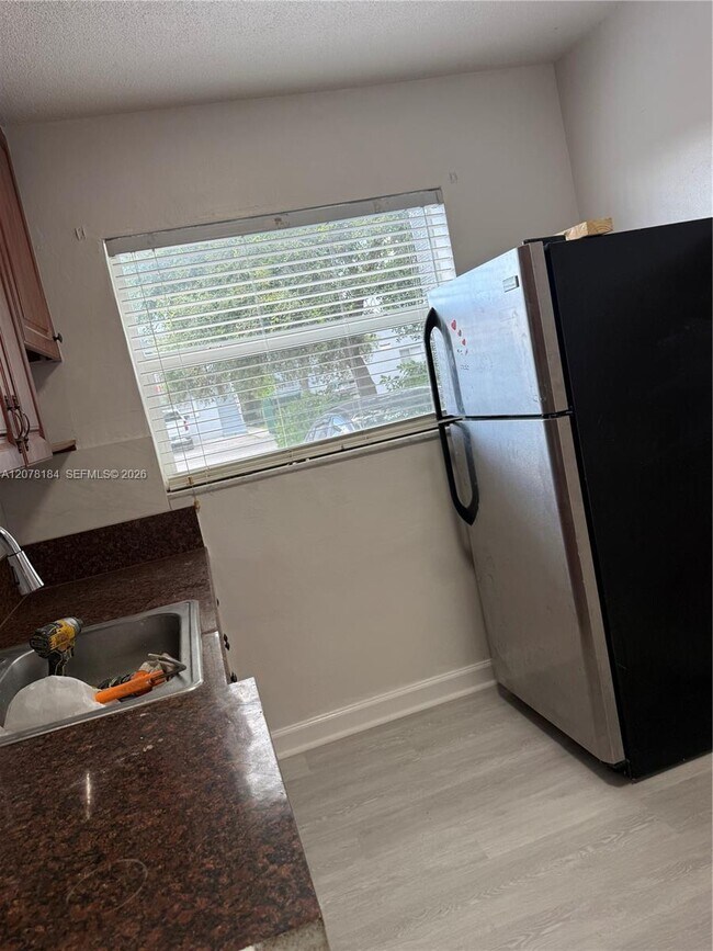 166 W 8th St Unit 1