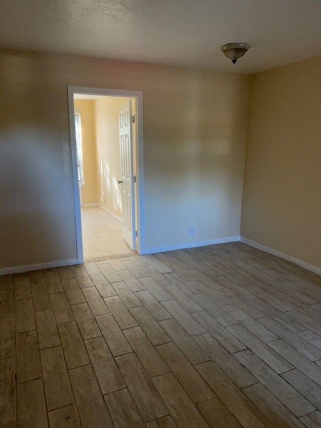 Photo - Well maintained 2/1 centrally located