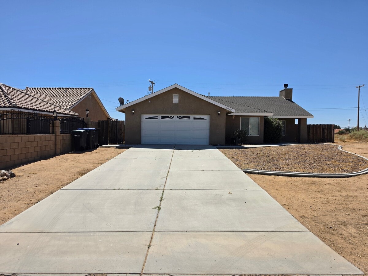 Photo - 21118 Hugo Way
