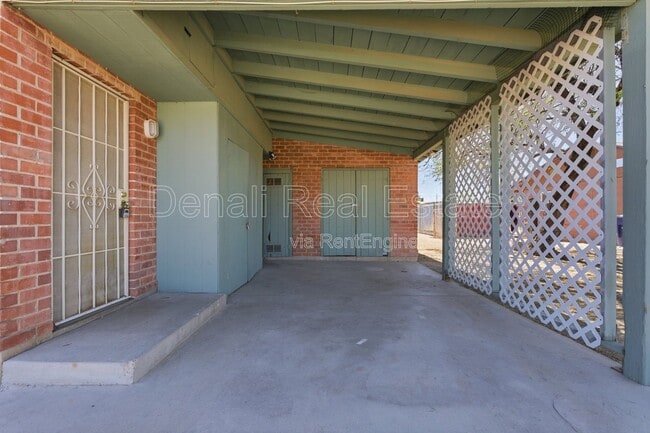 Photo - 3226 E Bermuda St