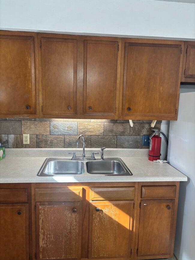 Cocina 2 - 302 W State St