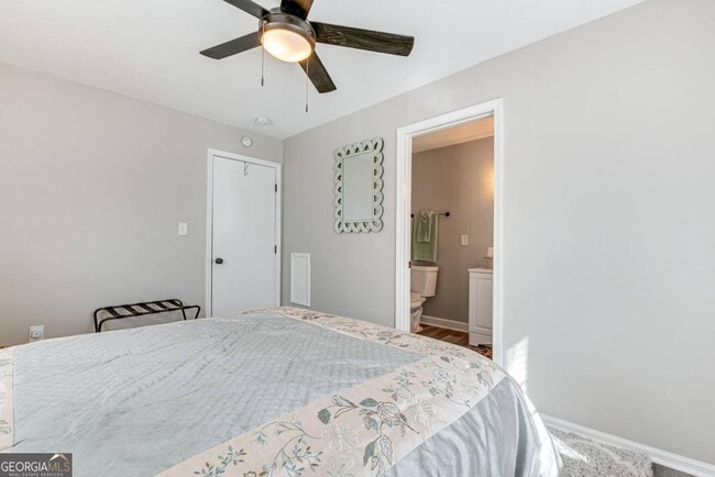 Photo - 6385 Lobelia Rd SW