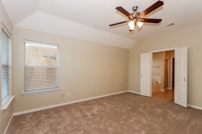 Photo - 1315 Lucas St