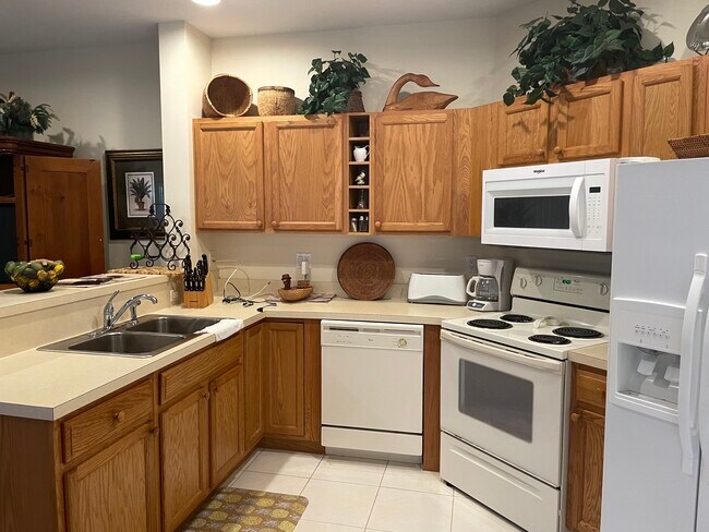 Photo - 8333 Mulligan Cir Unidad A