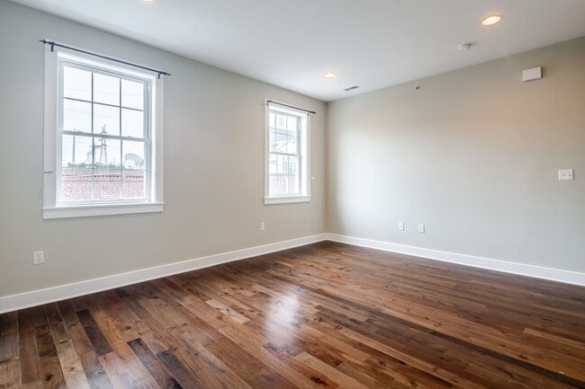 Photo - 2633 Catharine St Unit B