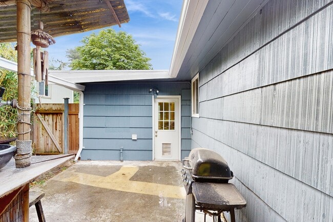 Photo - 3532 NE 125th St