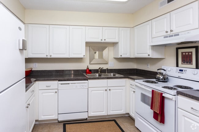 2BD, 2BA - 1114 SF