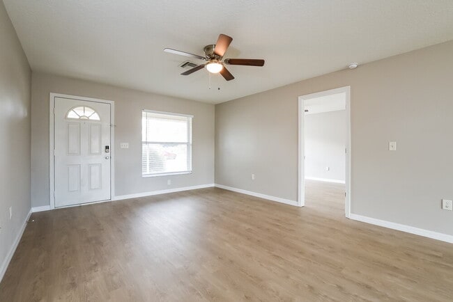 Photo - 315 Windridge Pl