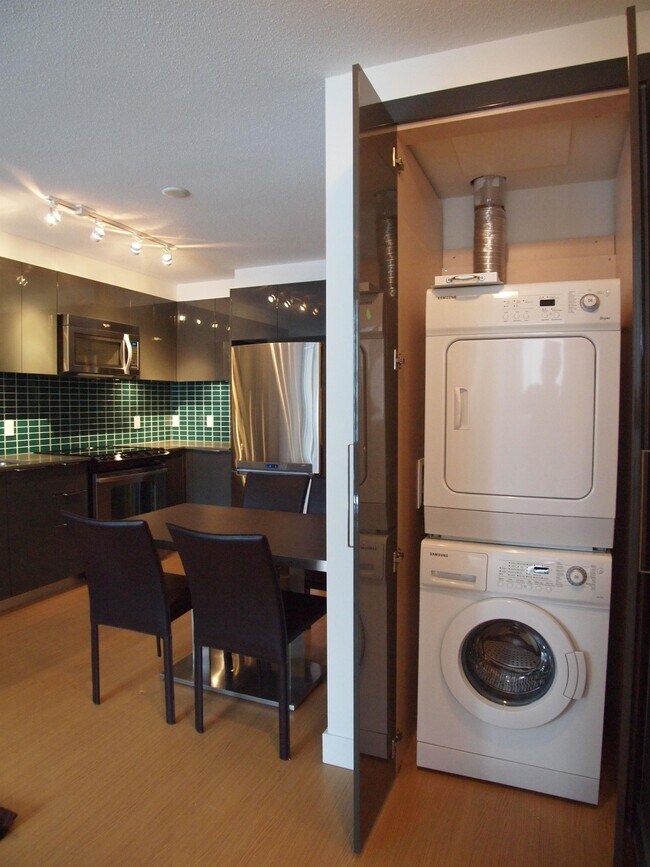 Photo - 1325 Rolston St