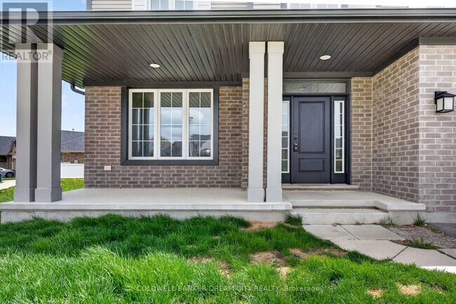 Photo - 98 Livingston Dr