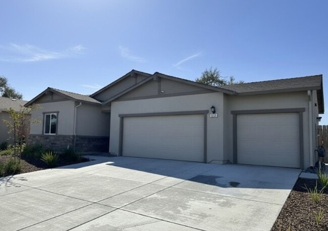 Building Photo - Beautiful 4-Bedroom Home in the Wyndham Estates Neighborhood of Redding! READY FOR MOVE IN!