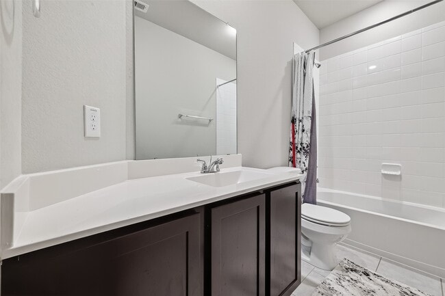 Building Photo - 2422 Agassiz Dr