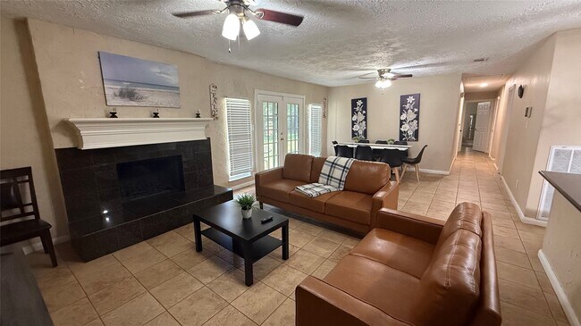 14102 Sylvia Dr