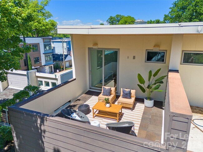 Photo - 918 Greenleaf Ave
