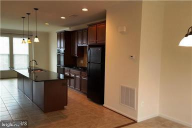 Photo - 21755 Harroun Terrace