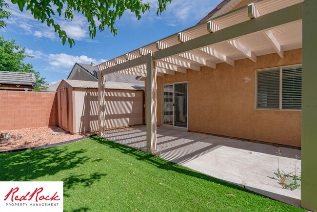 Photo - 2 Bedroom and 2 Bathroom Home near Quail C...